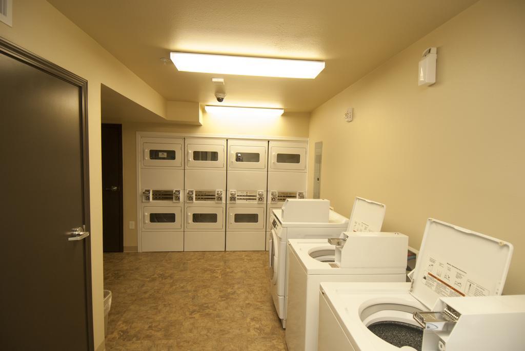 Woodspring Suites Williston Exterior foto